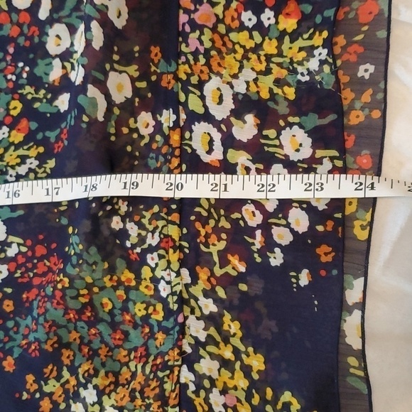 Bluenotes Flowy Peasant Tunic Style Floral Blouse Size Medium - Picture 11 of 12